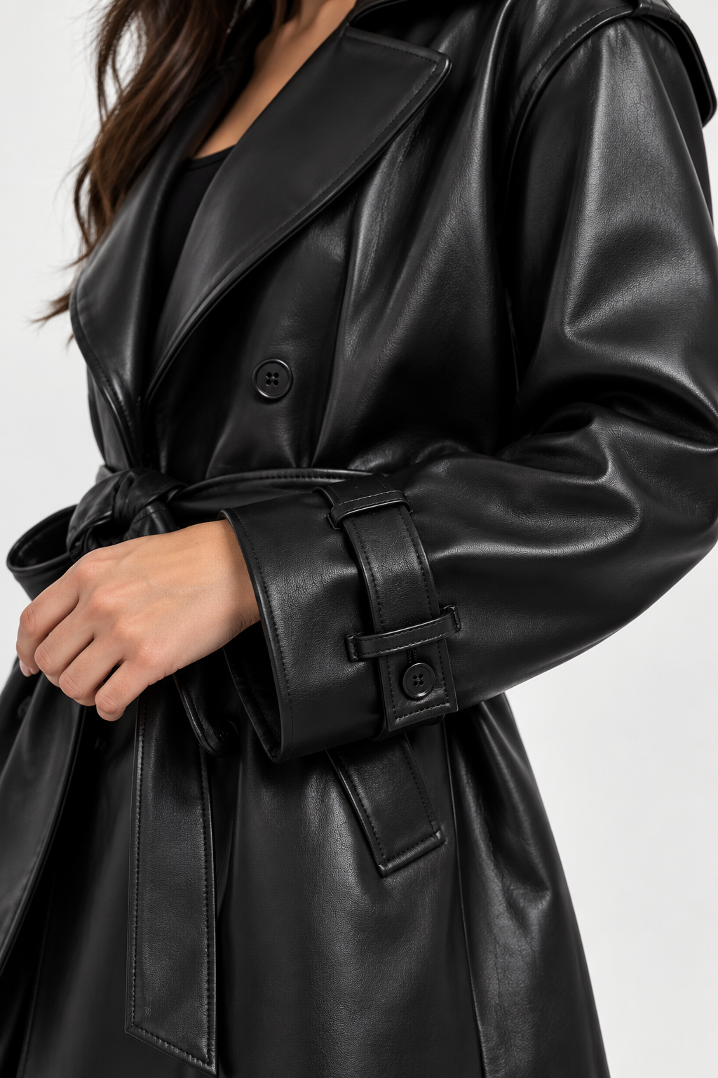 TRENCHCOAT LACK-EFFEKT LANG