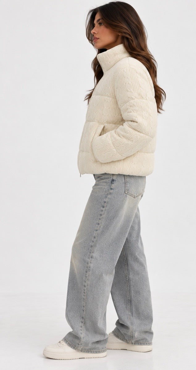 WHITE KNITTED JACKET